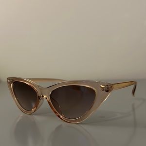 Cat eye sunglasses